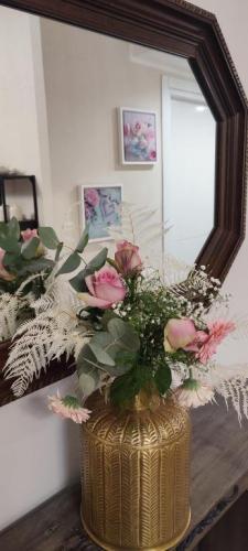 2 Bedroom Gem Near Milano Centrale Fast Wi Fi Kademy House Стая снимка