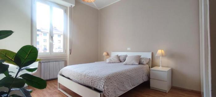 2 Bedroom Gem Near Milano Centrale Fast Wi Fi Kademy House Стая снимка