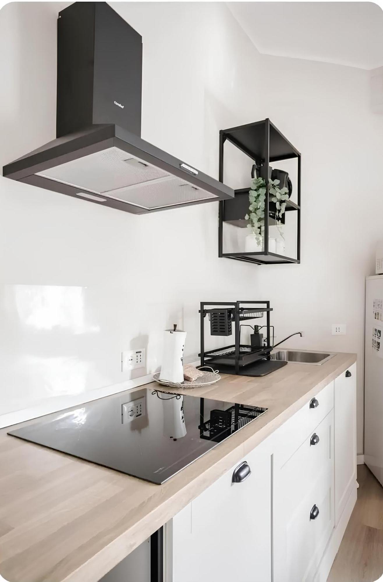 2 Bedroom Gem Near Milano Centrale Fast Wi Fi Kademy House Екстериор снимка